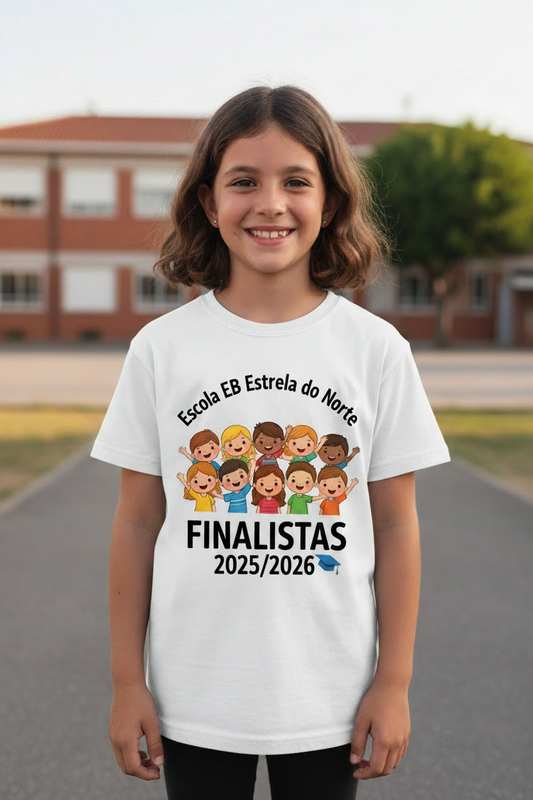 Rapariga Cartoon Fofo Corrigida